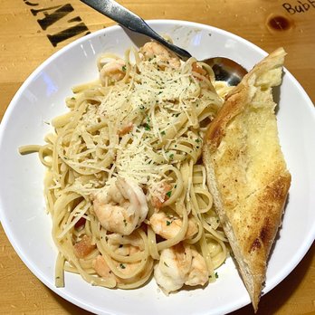 Bubba Gump Shrimp - Shrimp Scampi - Seafood Near Me - Long Beach, California