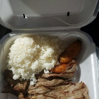 El Sabor Latino - My husband had the steak that's n this photo n I had the half chicken . - Latin American Near Me - Memphis, Tennessee