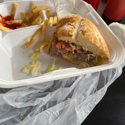 Bronco's Deli