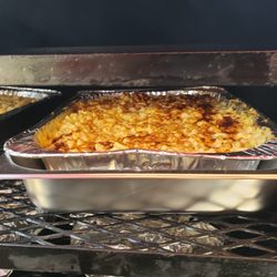 7 J's BBQ - Creamy Smoked Mac & Cheese.
