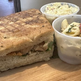 Sweet Tooth Cafe - Cafes Near Me - Gloucester Courthouse, Virginia