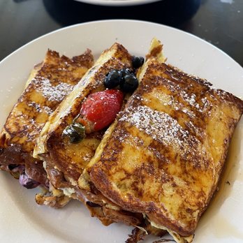 Sweet E's Cafe - Blueberry cream cheese stuffed French toast (deeeelicious) - Cafes Near Me - Honolulu, Hawaii Sweet E's Cafe - Blueberry cream cheese stuffed French toast (deeeelicious) - Cafes Near Me - Honolulu, Hawaii