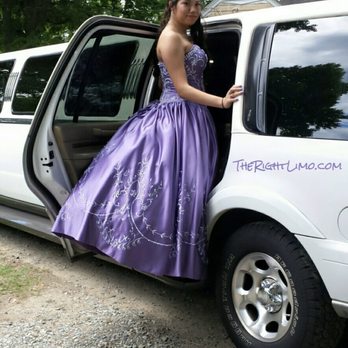 Bare Minimum Limousine - Lincoln Navigator SUV limousine - Limos Near Me Bare Minimum Limousine - Lincoln Navigator SUV limousine - Limos Near Me