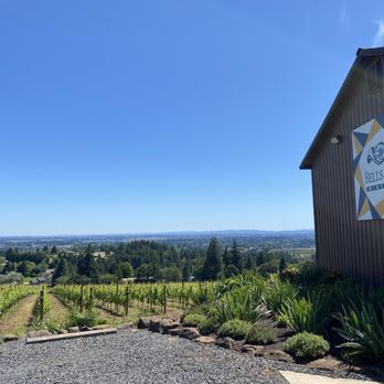 Bells Up Winery - Lovely boutique winery - Wineries Near Me - Newberg, Oregon