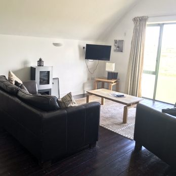 Ballylinny Cottages - Family room. - Hotels & Travel Near Me - Bushmills, MYL