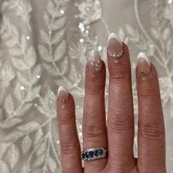 Envy Nails - Gorgeous bridal nails by Linh, she is amazing at nail art!