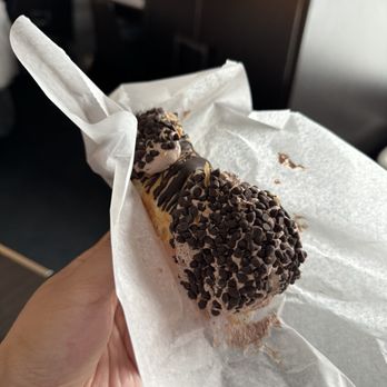 Mike's Pastry - Chocolate Mousse Cannoli - Bakeries Near Me - Boston, Massachusetts Mike's Pastry - Chocolate Mousse Cannoli - Bakeries Near Me - Boston, Massachusetts