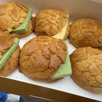 Pineapple King Bakery - San Francisco - 5 pandan buns and 1 gold butter bun - Bakeries Near Me - San Francisco, California Pineapple King Bakery - San Francisco - 5 pandan buns and 1 gold butter bun - Bakeries Near Me - San Francisco, California