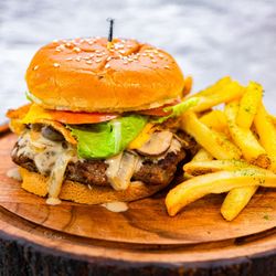 Vita Nostra Bakery Bistro - Vita Nostra Hamburger