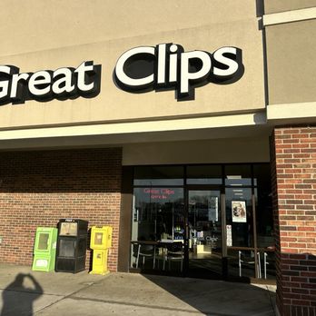 Great Clips - Front of store in strip mall - Hair Salons Near Me - Greenfield, Indiana Great Clips - Front of store in strip mall - Hair Salons Near Me - Greenfield, Indiana