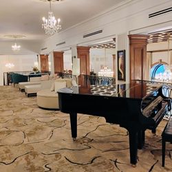 Lord Nelson Hotel & Suites - The beautiful second floor landing. There were 3 weddings at the hotel during our stay.