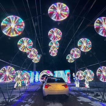 Christmas in Color - Aurora - Amusement Parks Near Me - Aurora, Colorado