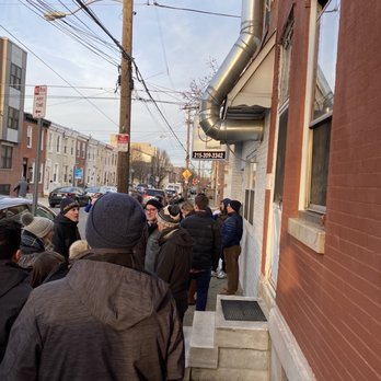 Circles + Squares - The line before opening - Pizza Near Me - Philadelphia, Pennsylvania Circles + Squares - The line before opening - Pizza Near Me - Philadelphia, Pennsylvania