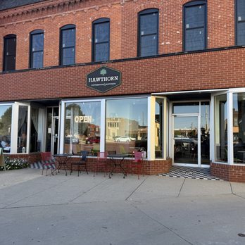 Hawthorn Tree - Front Facade - Coffee & Tea Near Me - Carlinville, Illinois Hawthorn Tree - Front Facade - Coffee & Tea Near Me - Carlinville, Illinois