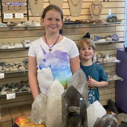 Zuzu's Petals Rock Shop - Crystal shop