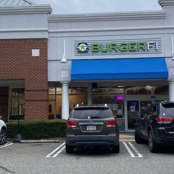 KhunYas - Located where BurgerFi was. - Thai Near Me - Williamsburg, Virginia