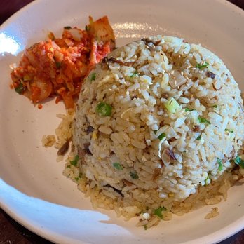 Kamitoku - Mushy fried rice. Seems like they fried freshly cooked rice. - Ramen Near Me - Honolulu, Hawaii