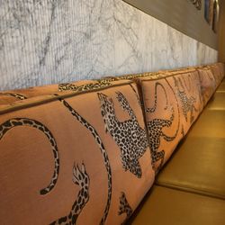 Tavola - Booth seating