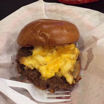 Pop Top Burgers - Had the mac & cheese burger patty was good wouldn't order it again - Burgers Near Me - Webster, Texas