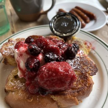 sam a.m - French toast with berries and mascarpone - Cafes Near Me - Jersey City, New Jersey