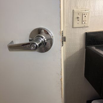 Embassy Suites by Hilton Chicago Downtown Magnificent Mile - Chewed up door - Hotels Near Me - Chicago, Illinois Embassy Suites by Hilton Chicago Downtown Magnificent Mile - Chewed up door - Hotels Near Me - Chicago, Illinois