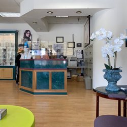 Ha Thao Lai, OD - Reception area