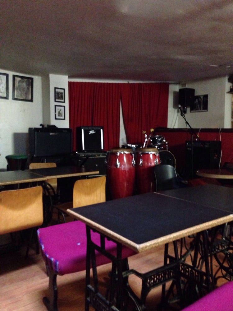 Troy Bar & Restaurant