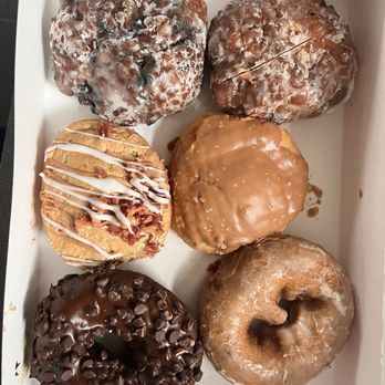 Beiler's Bakery - Yummy 6 pack - Bakeries Near Me - Philadelphia, Pennsylvania Beiler's Bakery - Yummy 6 pack - Bakeries Near Me - Philadelphia, Pennsylvania