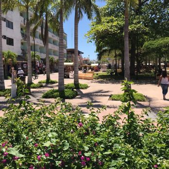 Plaza Punta Langosta - Shopping Centers Near Me - Cozumel, ROO