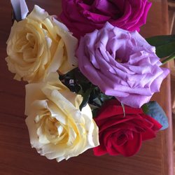 Bachman's - Apple Valley - Count on Bachmans for fresh flowers! These roses are a week old and still going strong. Bring some home for your beautiful wife. ;)