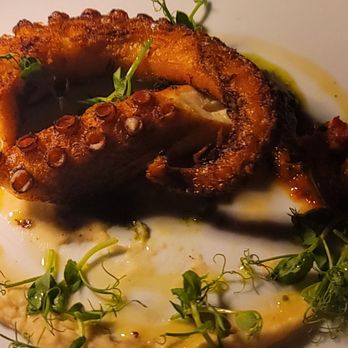 Tucci - Octopus - Cocktail Bars Near Me - New York, New York