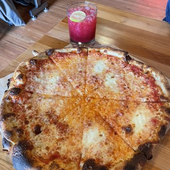 The Wheel Apizza Pub - Delightful cheese pie! - Pizza Near Me - Eugene, Oregon The Wheel Apizza Pub - Delightful cheese pie! - Pizza Near Me - Eugene, Oregon