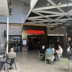 TGI Fridays Greenhills - Restaurant entry way