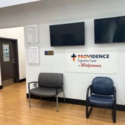 Providence Express Care at Walgreens Lake Stevens - Seating outside exam room