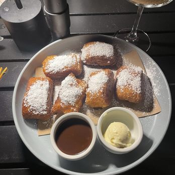 Buttermilk & Bourbon - Fresh Fried Beignets - Southern Near Me - Boston, Massachusetts