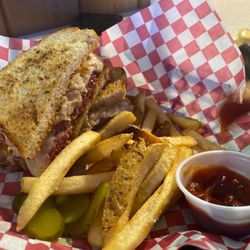 Altamont Deli & Grill West