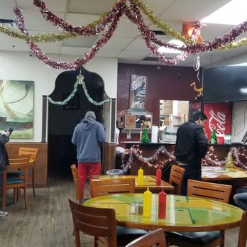Kabab House - Seven people waiting inside and four waiting outside. - Middle Eastern Near Me - Kissimmee, Florida