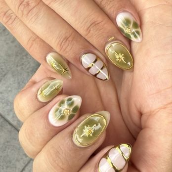 Qt Nails - Gel x with chrome, gel and blooming design - Nail Salons Near Me - Las Vegas, Nevada Qt Nails - Gel x with chrome, gel and blooming design - Nail Salons Near Me - Las Vegas, Nevada