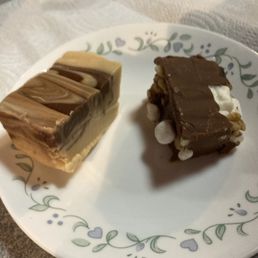 Peanut butter chocolate fudge, Rocky road fudge Peanut butter chocolate fudge, Rocky road fudge