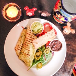 Tamarindo Deli - vegetarisk faijita med mozzarella (mindre ost och den hade varit perfekt), oktober 2015