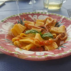 Cala Rosa - Calamarata con calamari e melanzane