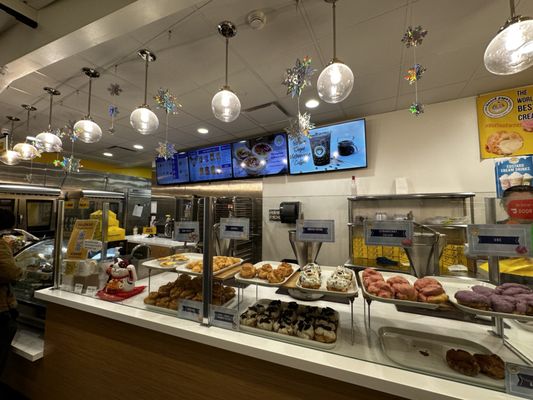 Beard Papa's - [Limited Time] Dubai Chocolate Puff by null