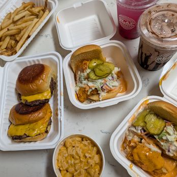 Slap Burger - Single Burger, Chicken Sandwich, Mac N Cheese, Fries, Chocolate Milk Shake, Dragon Fruit Lemonade (delivery) - Burgers Near Me - Brooklyn, New York Slap Burger - Single Burger, Chicken Sandwich, Mac N Cheese, Fries, Chocolate Milk Shake, Dragon Fruit Lemonade (delivery) - Burgers Near Me - Brooklyn, New York