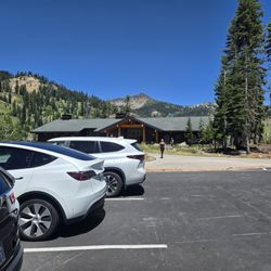 Kohm Yah-mah-nee Visitor Center
