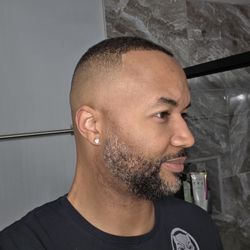 Finos Barbershop