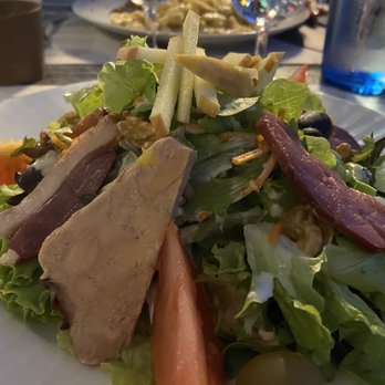 Koifhus Winstub - French salad with grapes, walnuts, apples, duck and fresh greens - French Near Me - Colmar, 68