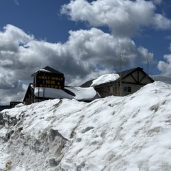 Gray Wolf Inn & Suites - WOW