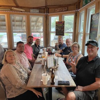 Ocracoke Oyster Company - Party of 8 - Seafood Near Me - Ocracoke, North Carolina