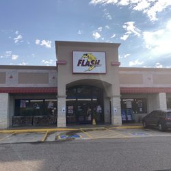 Mobil - Front entrance to building (Flash Market)