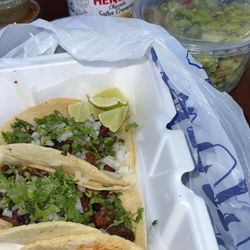 Supermercado La Bendicion - Al pastor tacos